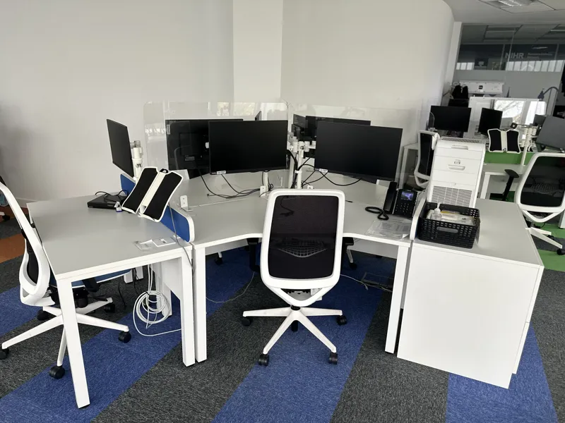 Office Workstation Bundle - Desks, Chairs & Monitors x 7 pods